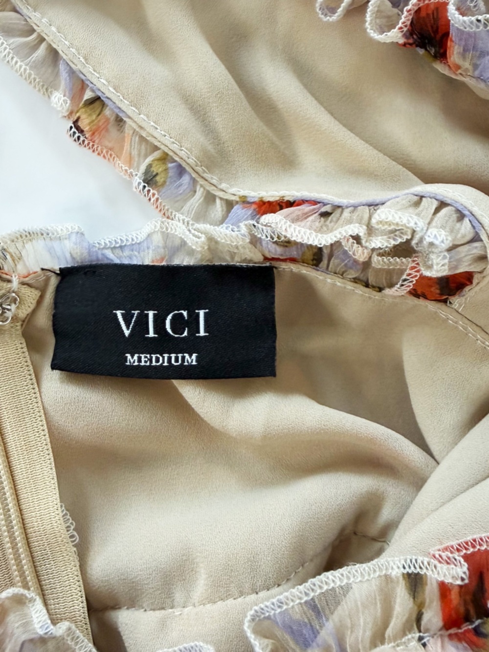 Vici Dress Womens Beige Floral Chiffon Ruffled Mini Boho Peasant - Picture 7 of 9